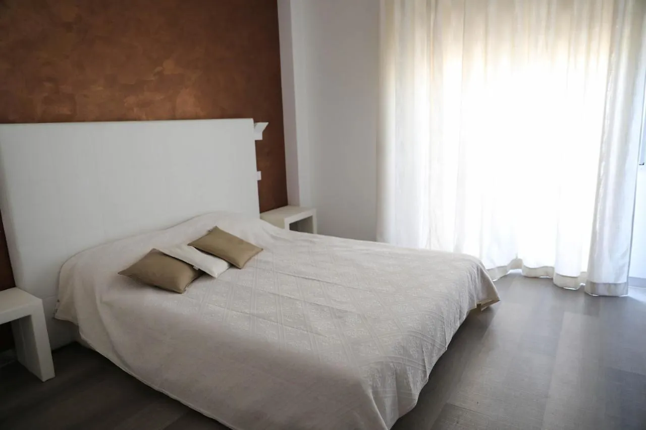 Interno 11 City View With Kitchen - 70 Mq Bari 0*,  Olaszország